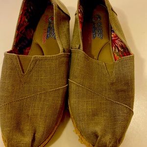 Slip on bobs with memory foam